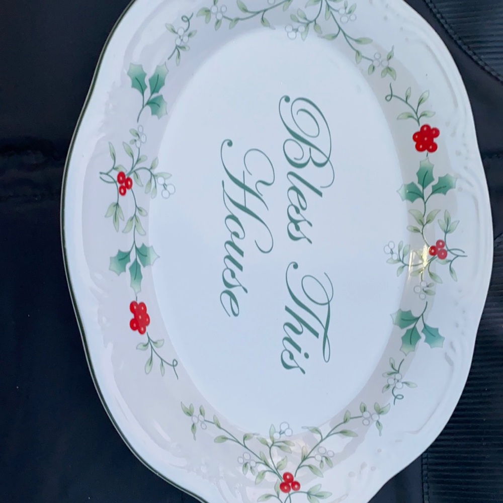 Winterberry microwave safe Christmas dish
